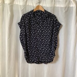 Madewell ditzy floral button up top medium black blue drapey central